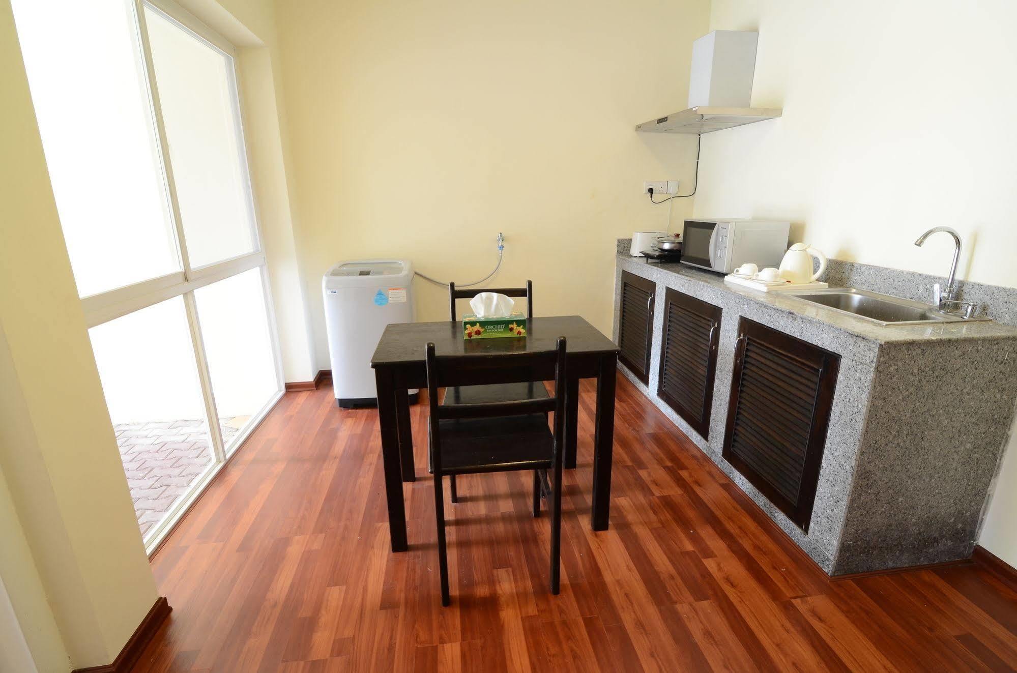 Vista Residence Yangon Extérieur photo