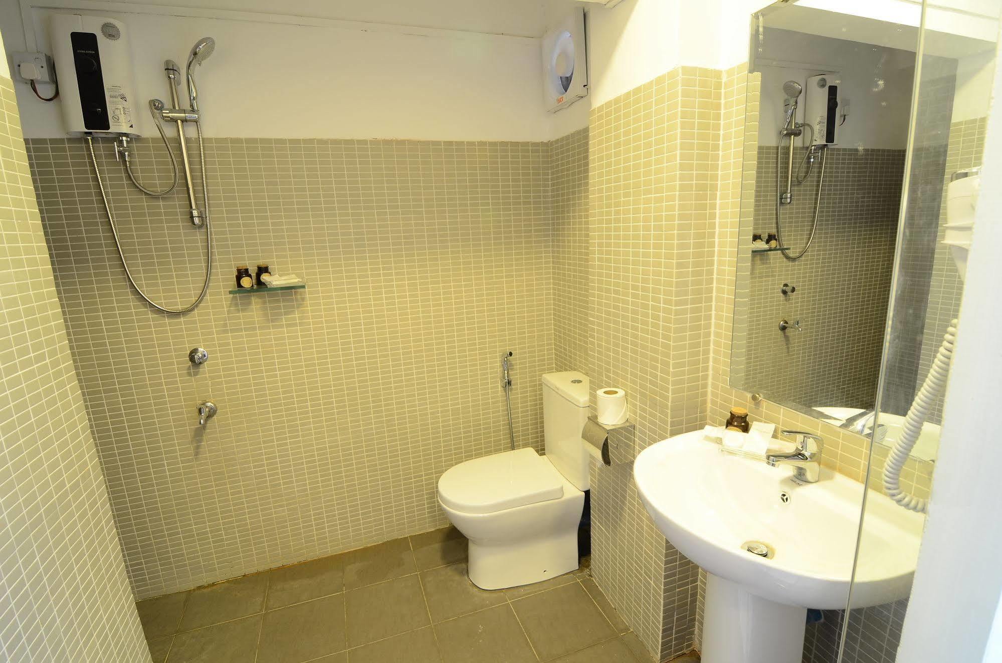 Vista Residence Yangon Extérieur photo