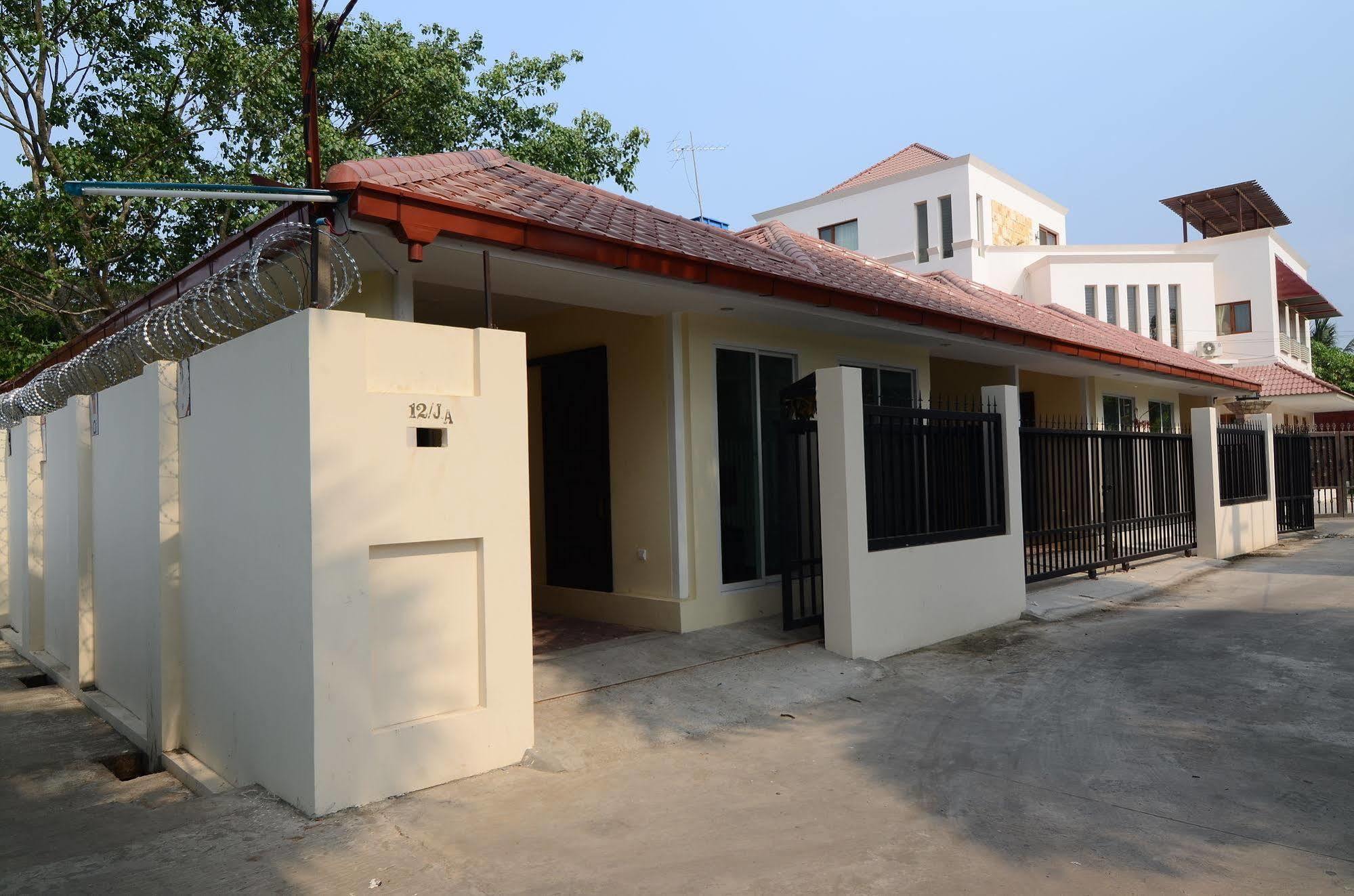Vista Residence Yangon Extérieur photo